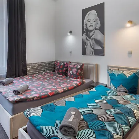 Queen Apartments-2