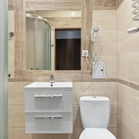Queen Apartments-3